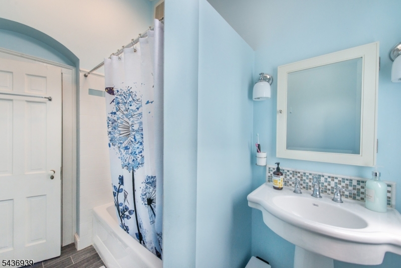 11 Yorke Road Mountain Lakes, NJ 07046 - Photo 31 of 50