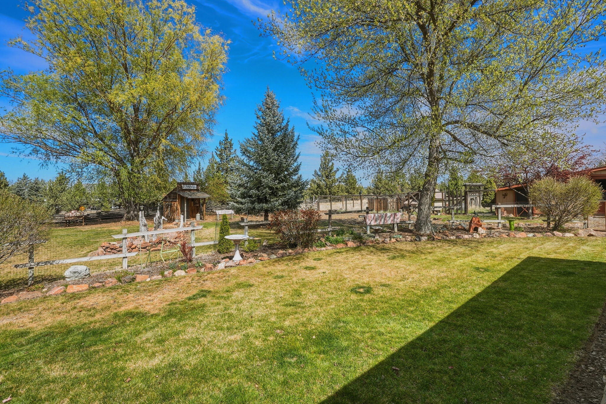 7950 Southwest Copley Road Powell Butte, OR 97753 - Photo 30 of 56 21-web-or-mls-Riley_Visuals_021