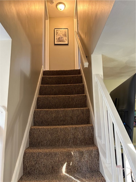 321 Laten Knight Road Cranston, RI 02921 - Photo 21 of 28