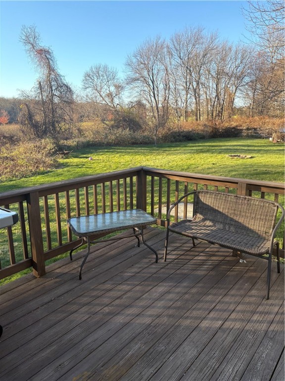 321 Laten Knight Road Cranston, RI 02921 - Photo 10 of 28