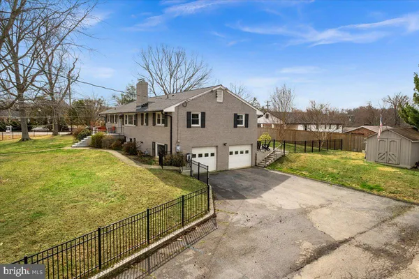 $849,500 | 8912 Dogue Drive, Alexandria, VA 22309