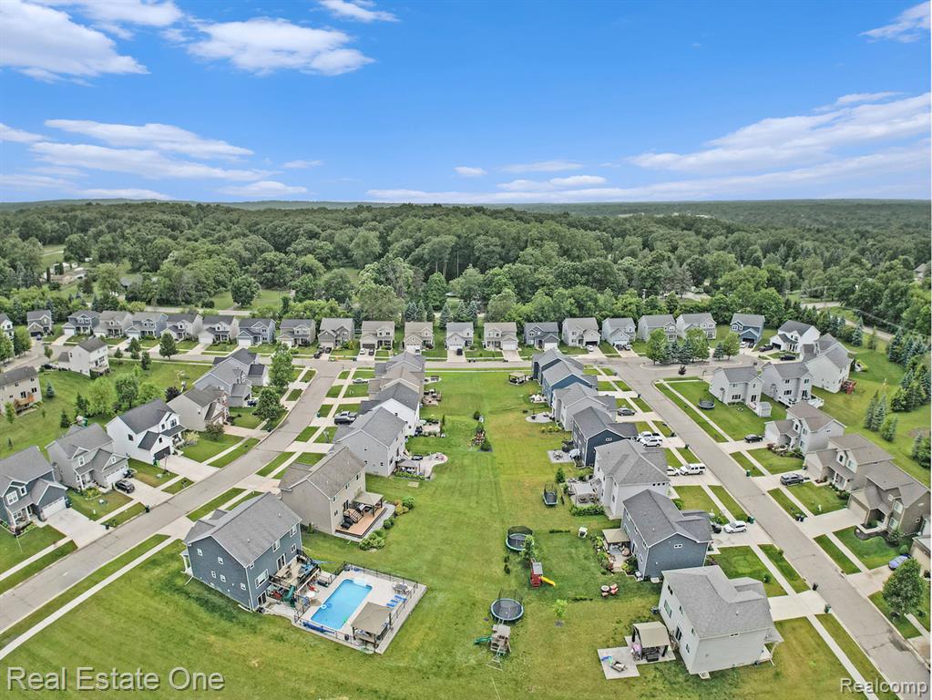 367 Otter Run Road Holly, MI 48442 - Photo 6 of 38