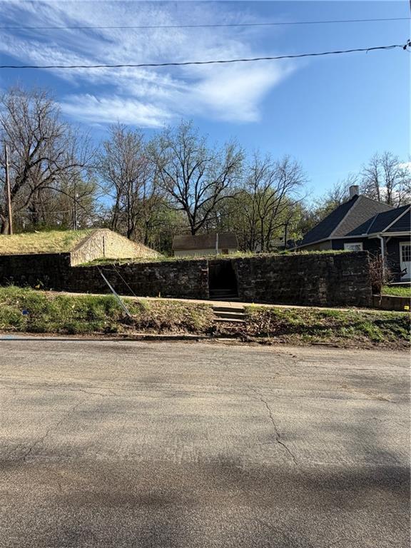 516 Blake Street St. Joseph, MO 64504 - Photo 2 of 8