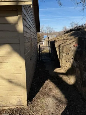 $30,000 | 516 Blake Street, St. Joseph, MO 64504