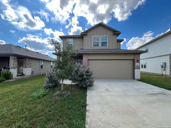 $2,195 | 465 Middle Grn Loop, Floresville, TX 78114