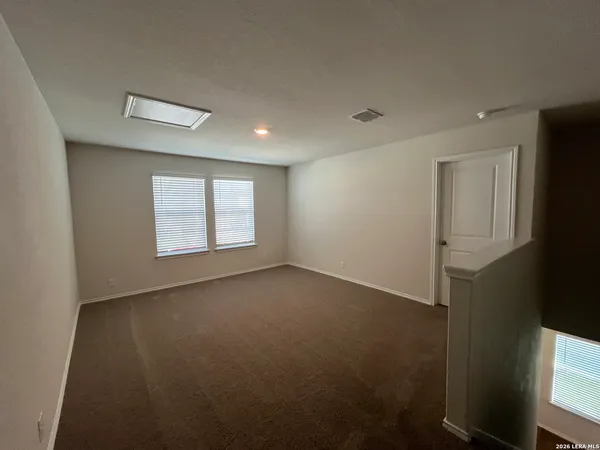 $2,195 | 465 Middle Green Loop, Floresville, TX 78114