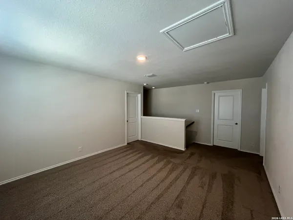 $2,195 | 465 Middle Green Loop, Floresville, TX 78114