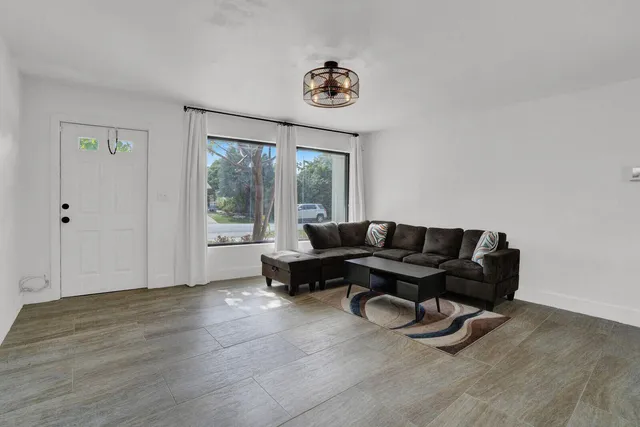 $2,800 | 1511 Northeast 32nd Court, Pompano Beach, FL 33064