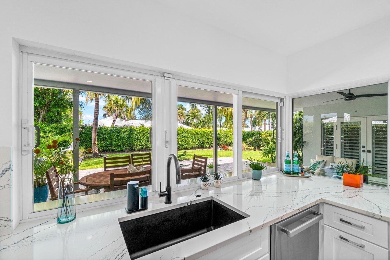 601 Holly Lane Boca Raton, FL 33486 - Photo 14 of 30 017-601HollyLane-BocaRaton-FL-33486-SMAL