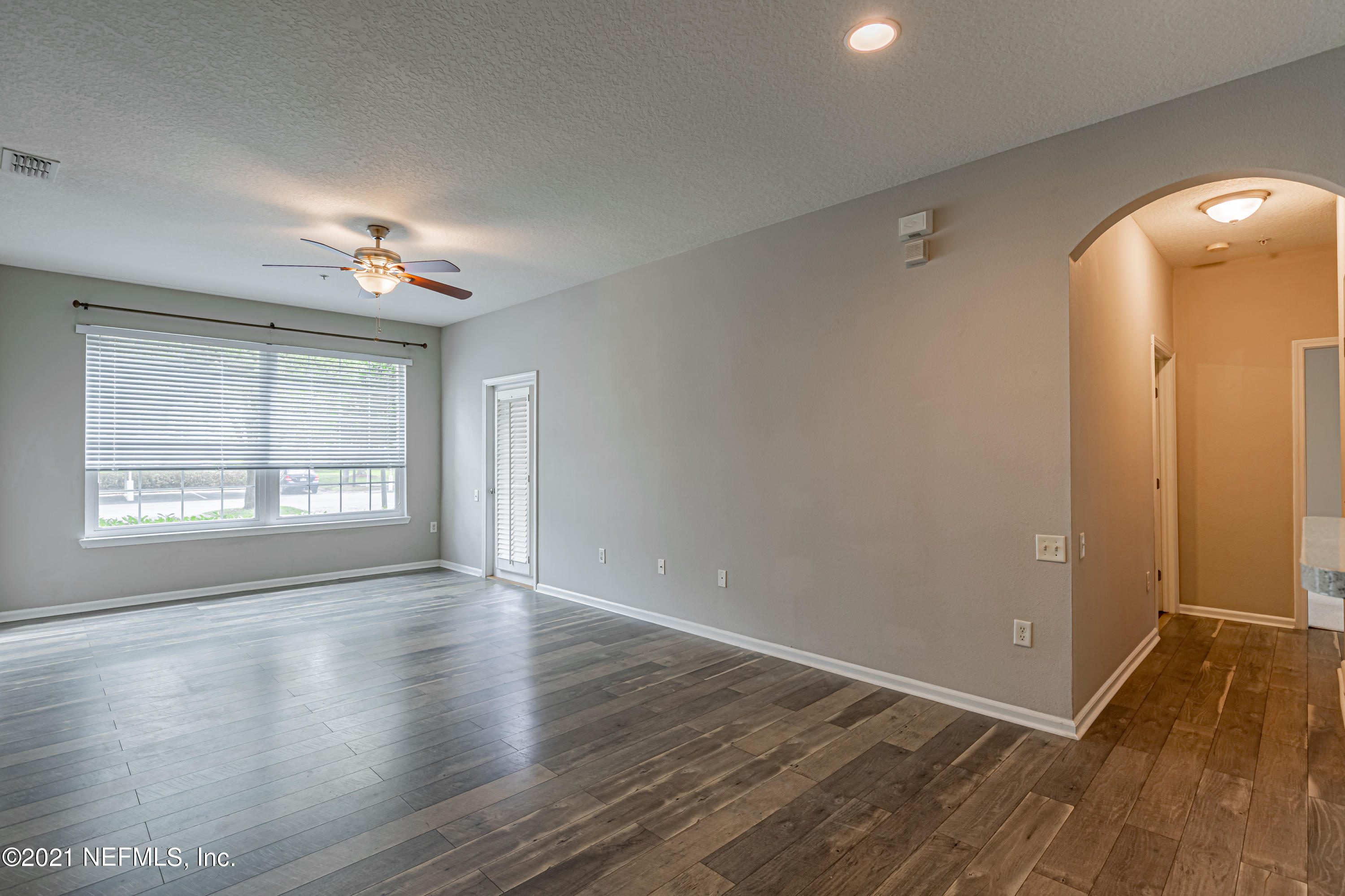 10550 Baymeadows Road, Unit 805 Jacksonville, FL 32256 - Photo 4 of 43 Family Room