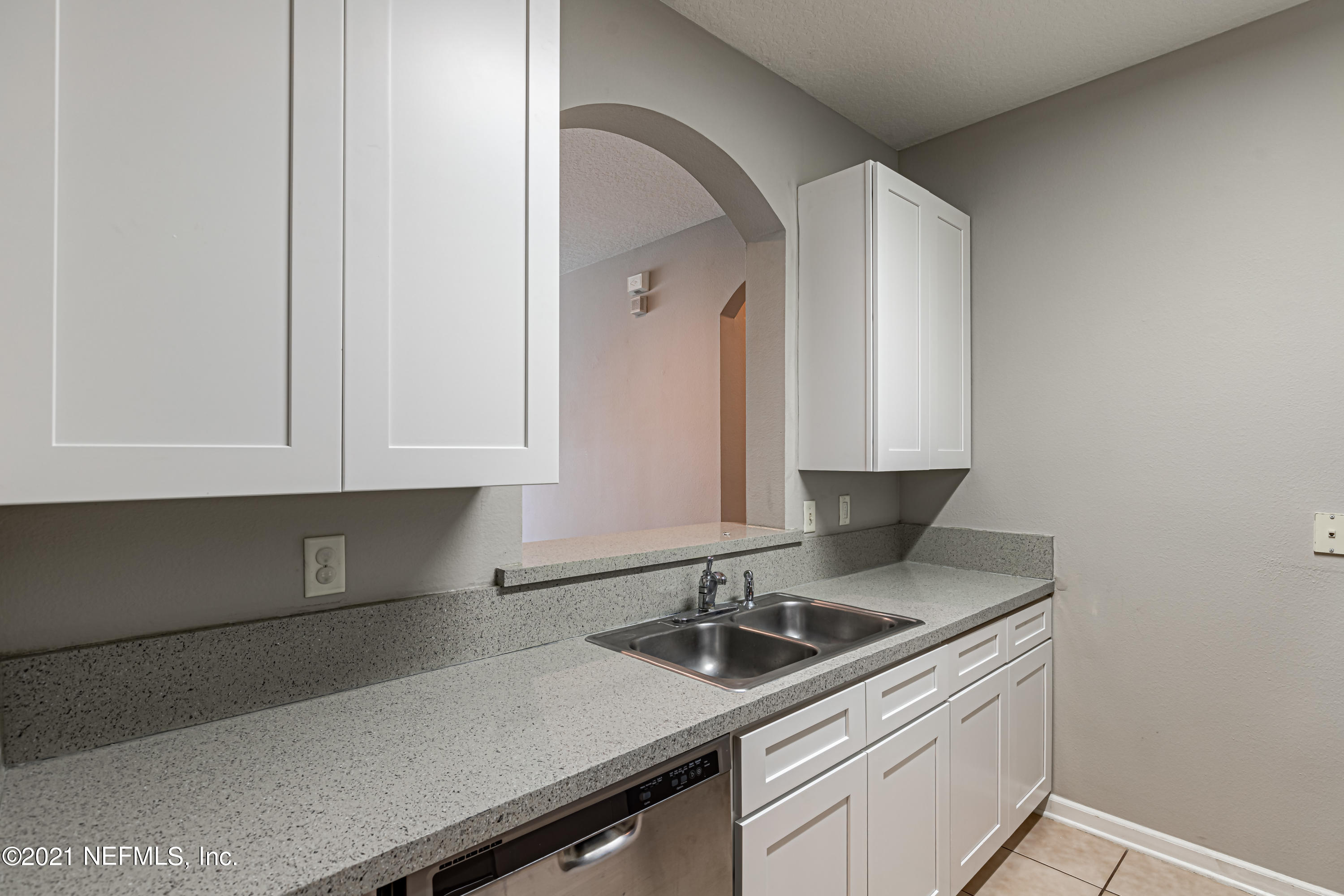 10550 Baymeadows Road, Unit 805 Jacksonville, FL 32256 - Photo 7 of 43 Kitchen-2