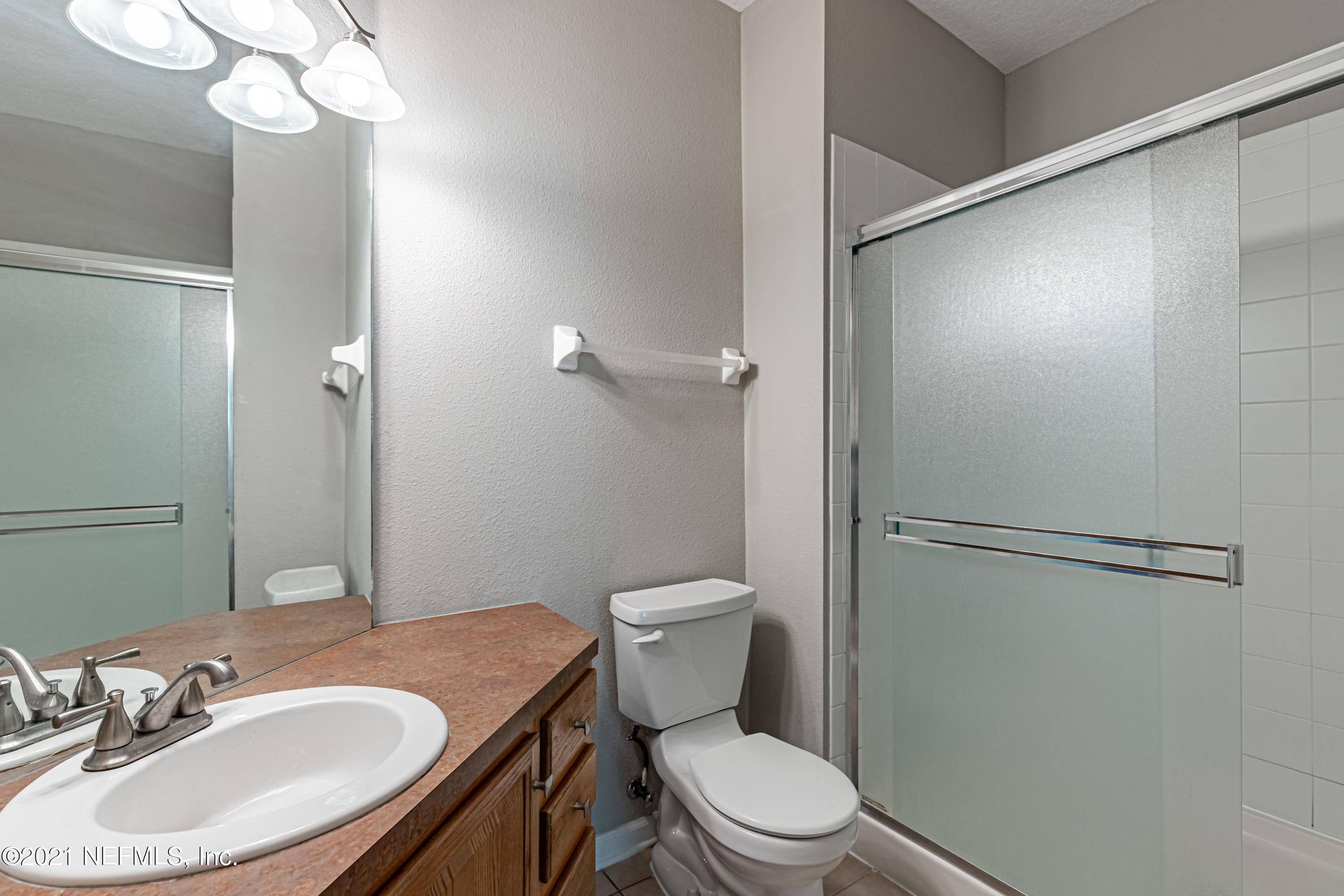 10550 Baymeadows Road, Unit 805 Jacksonville, FL 32256 - Photo 9 of 43 Primary Bathroom