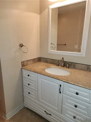 $214,000 | 50 Carriage Drive, Unit 5, Orchard Park, NY 14127