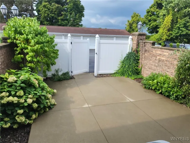 $214,000 | 50 Carriage Drive, Unit 5, Orchard Park, NY 14127