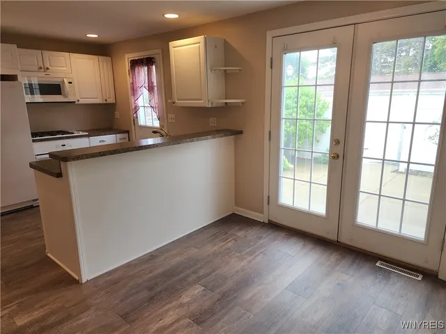 $214,000 | 50 Carriage Drive, Unit 5, Orchard Park, NY 14127