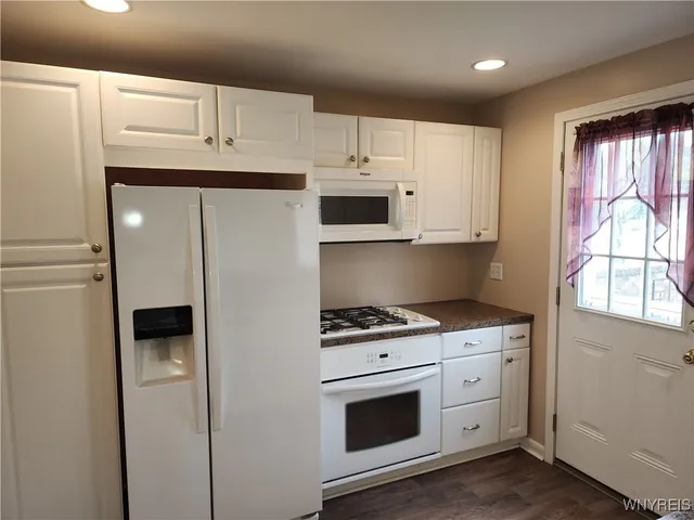 $214,000 | 50 Carriage Drive, Unit 5, Orchard Park, NY 14127