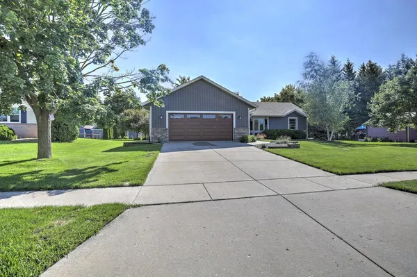 $419,900 | 558 Spencer Drive, Evansville, WI 53536