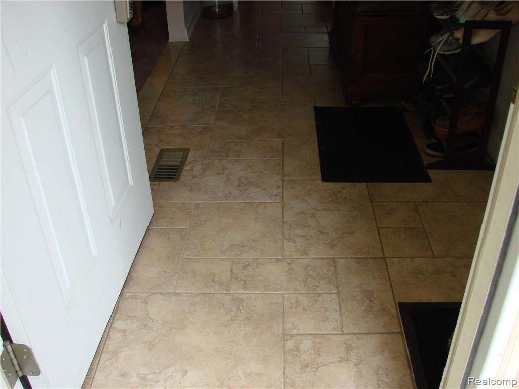1255 Candlestick Lane Rochester, MI 48306 - Photo 6 of 36 DSC04349.JPG