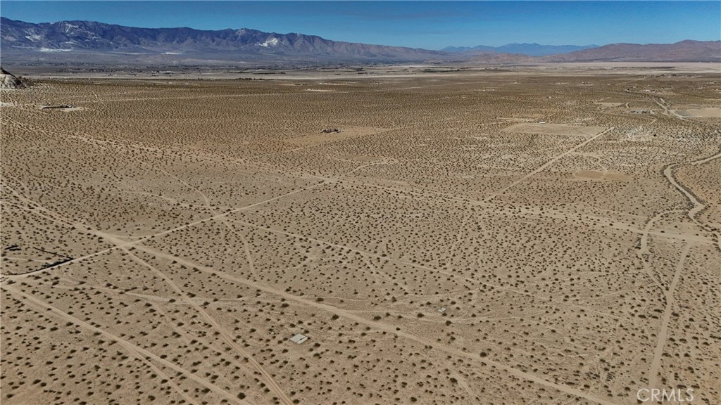 763 Esaw (near) Road Lucerne Valley, CA 92356 - Photo 8 of 11 a view of an ocean and mountain