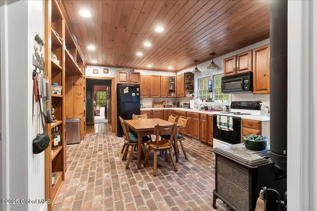 $550,000 | 20 Evergreen Way, Olmstedville, NY 12857