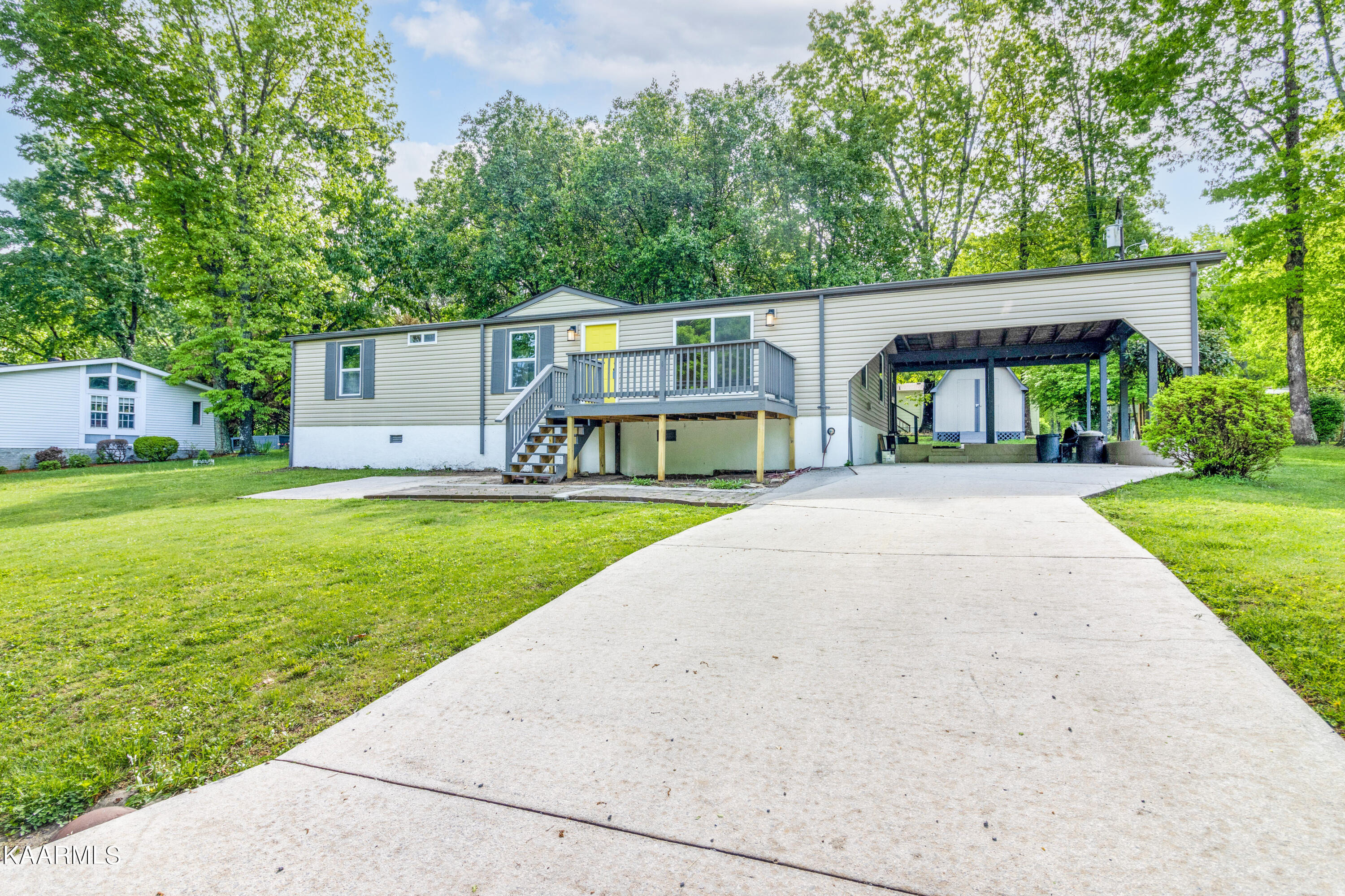 318 Rugby Road Crossville, TN 38558 - Photo 6 of 29 IMG_5266-HDR