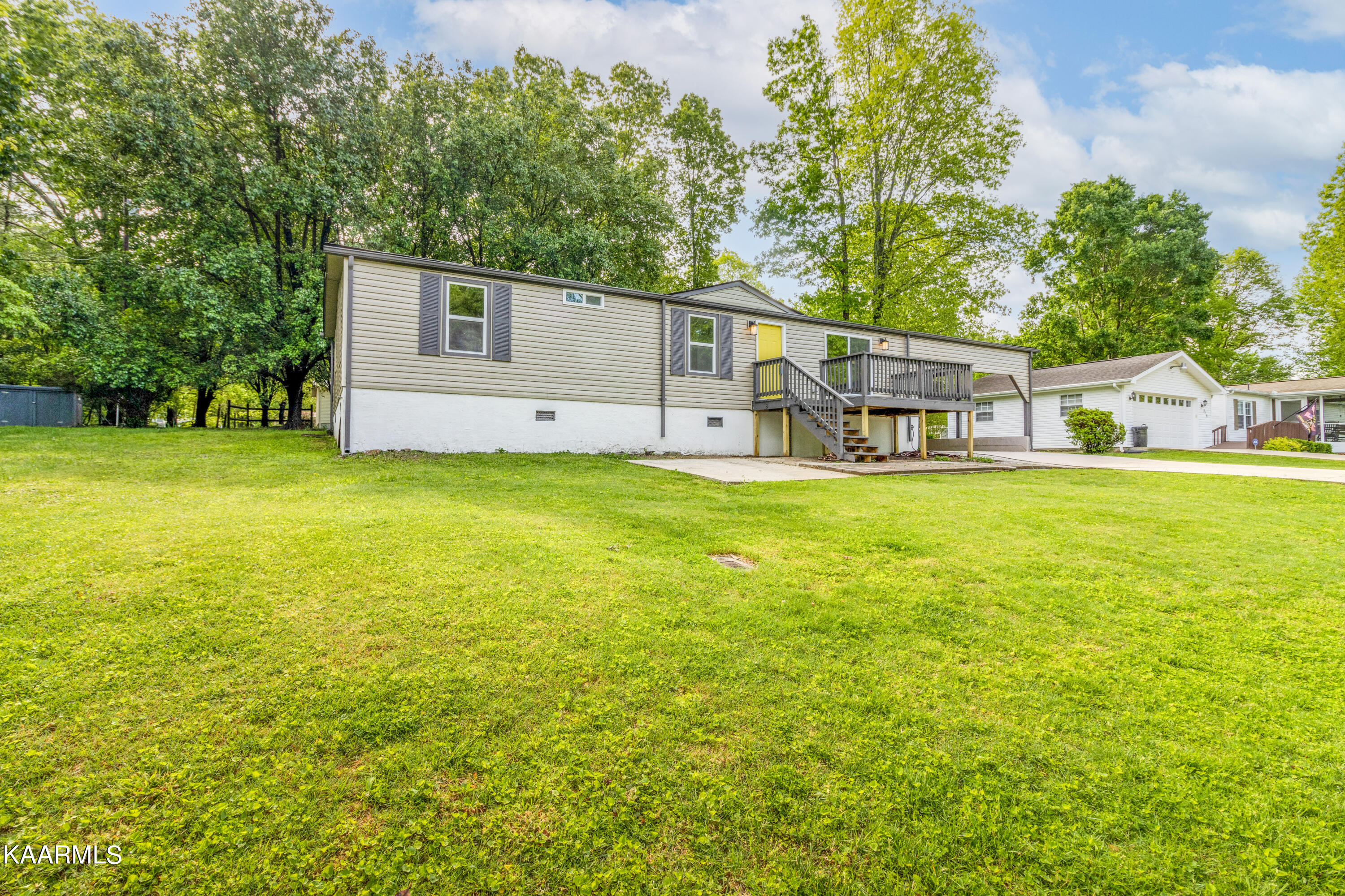 318 Rugby Road Crossville, TN 38558 - Photo 7 of 29 IMG_5269-HDR