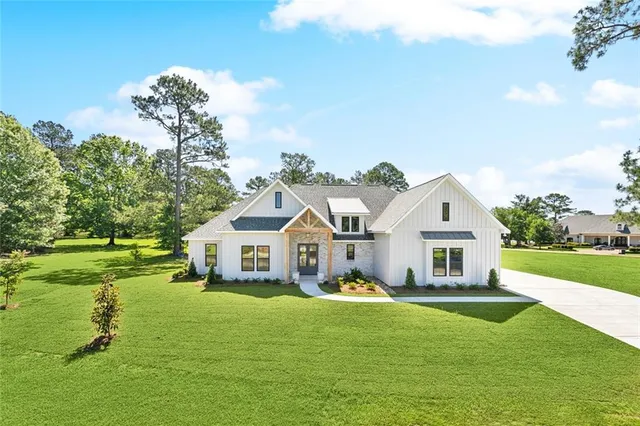 $979,000 | 605 Northwoods Drive, Abita Springs, LA 70420