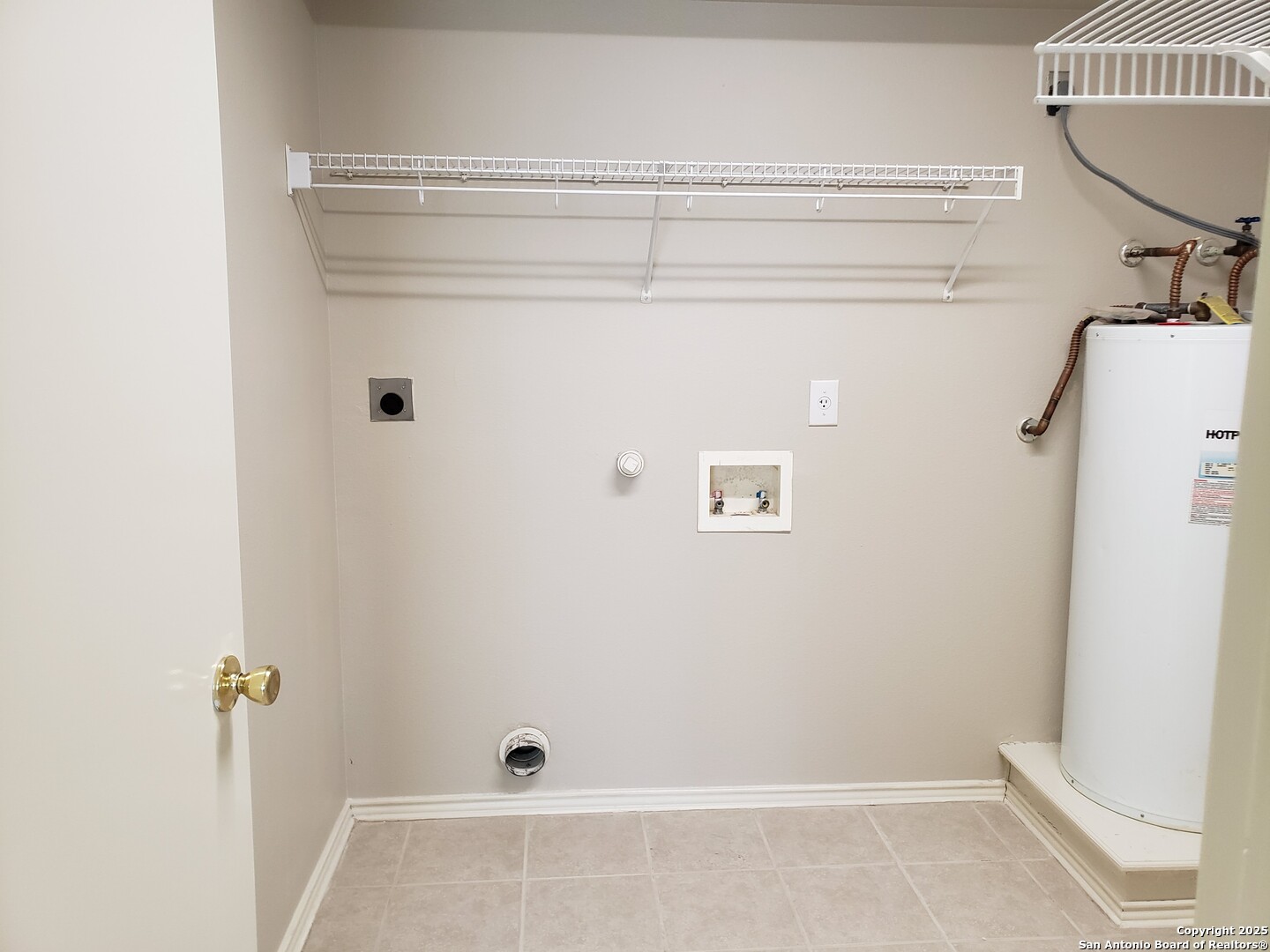 3659 Prairie Lane Schertz, TX 78154 - Photo 8 of 14 a bathroom with a shower