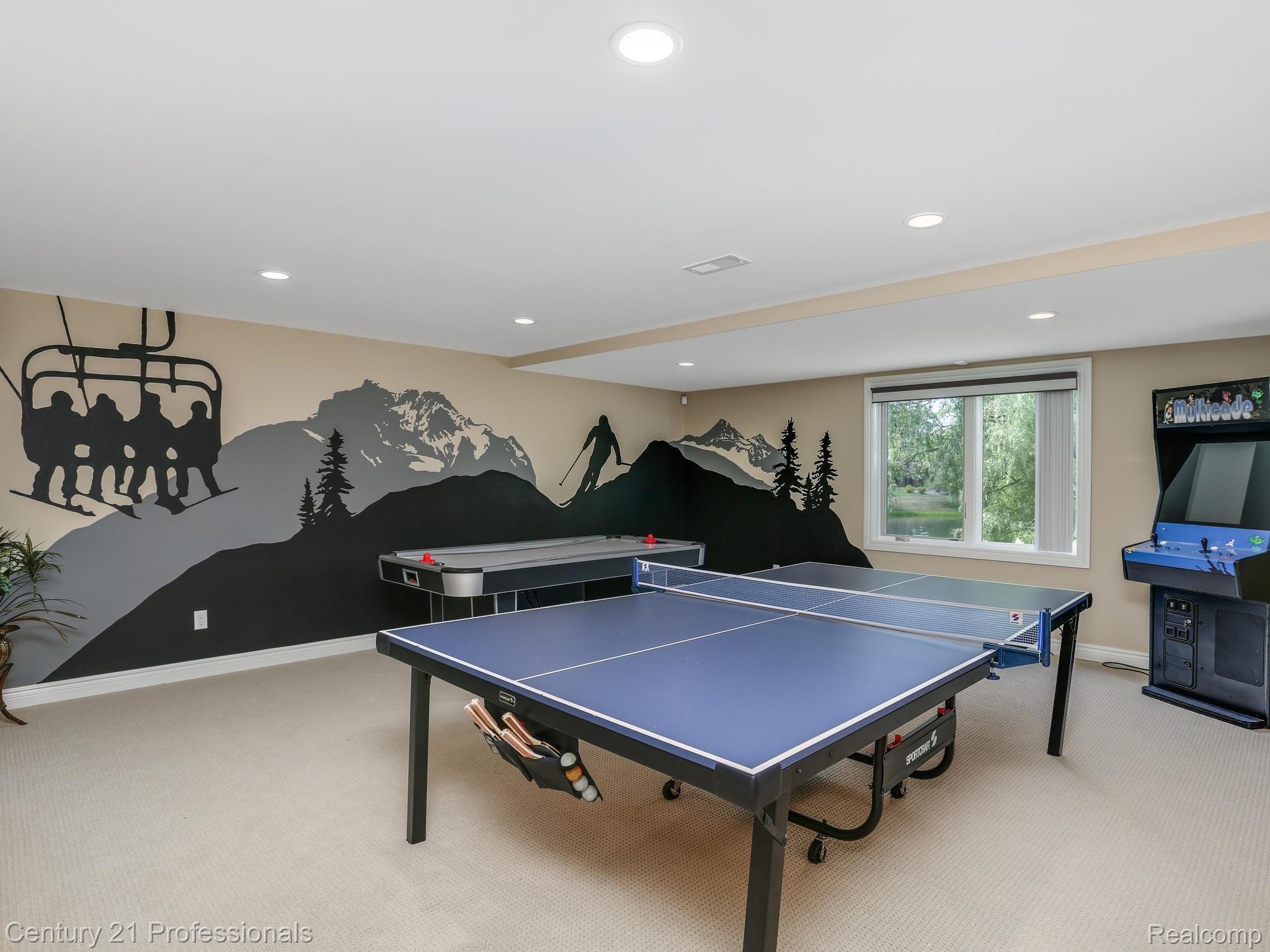 2744 North Addison Circle Rochester, MI 48306 - Photo 40 of 62 2744 S Addison Cir Rochester-049-050-2744 Addison circle south-MLS_Size.jpg