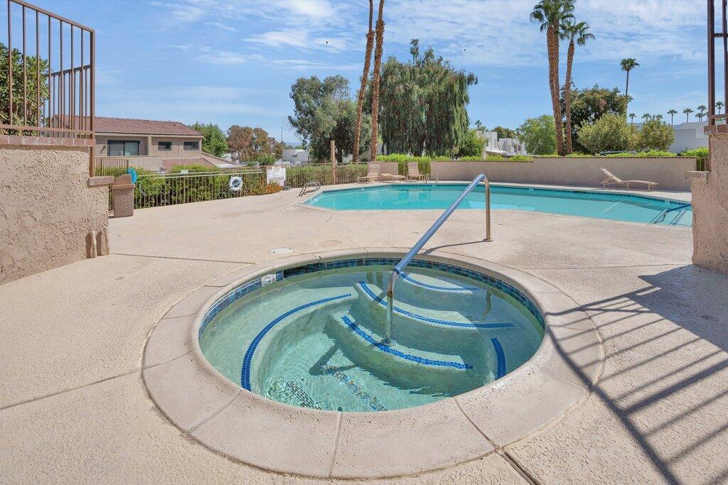 72302 Blueridge Court Palm Desert, CA 92260 - Photo 32 of 49 a view of outdoor space and yard