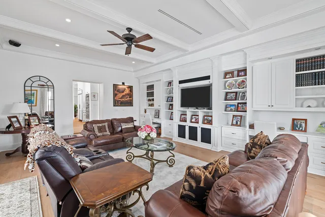 $6,975,000 | 2600 Fairway Island Drive, Wellington, FL 33414