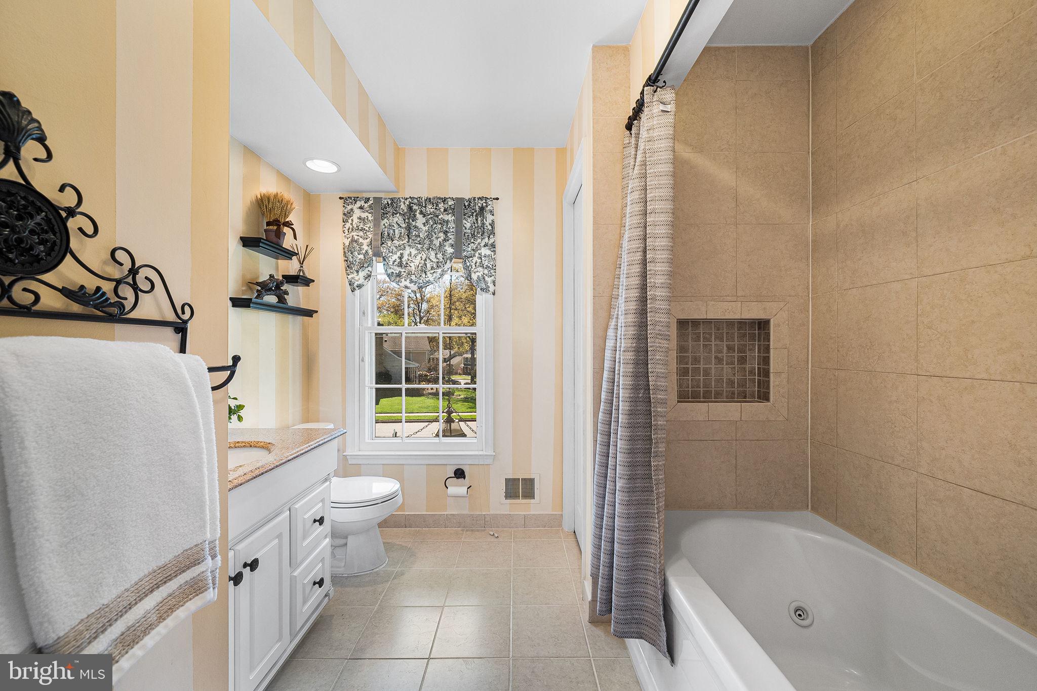 5407 Point Longstreet Way Burke, VA 22015 - Photo 49 of 69 Tub/Shower Combo