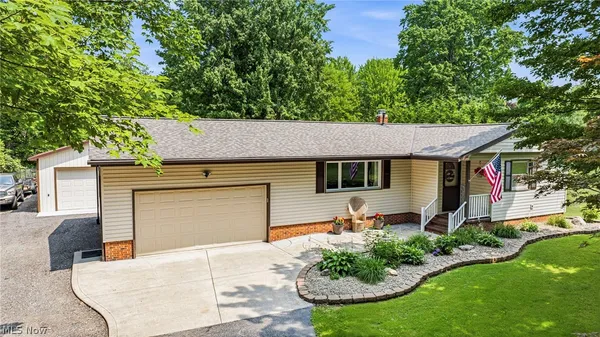 $325,000 | 15850 Moseley Road, Madison, OH 44057
