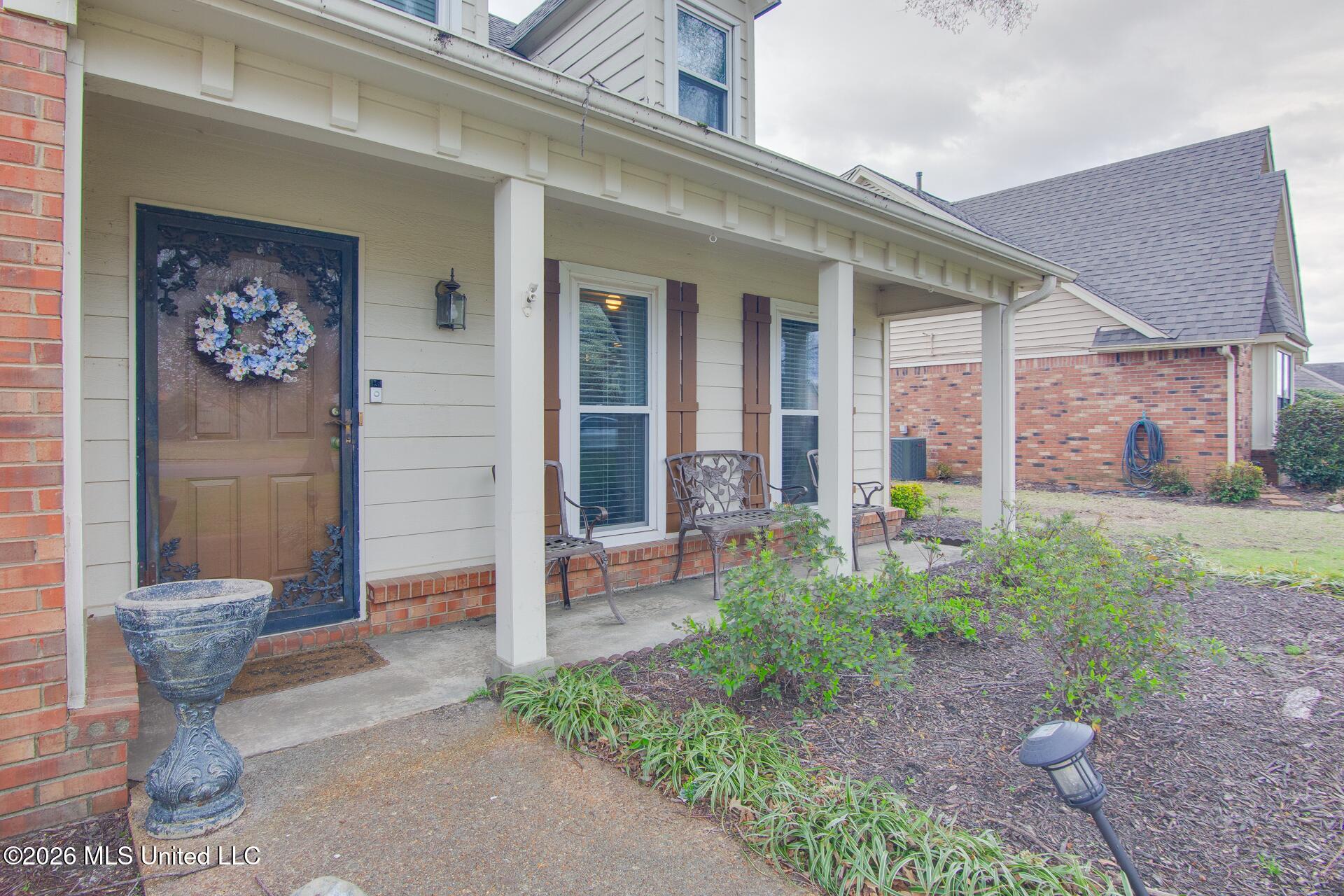 7160 Pecan Ridge North Southaven, MS 38671 - Photo 4 of 23 Front Porch