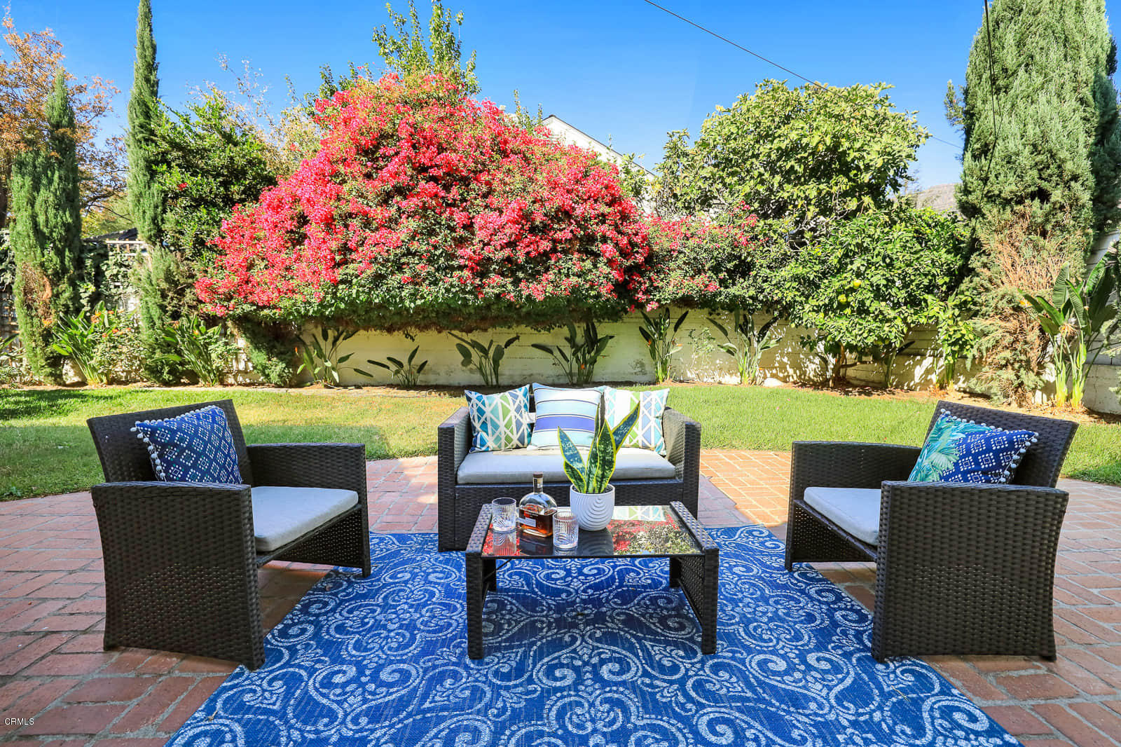 3815 Cartwright Street Pasadena, CA 91107 - Photo 22 of 25 a outdoor living room with furniture and a potted plant