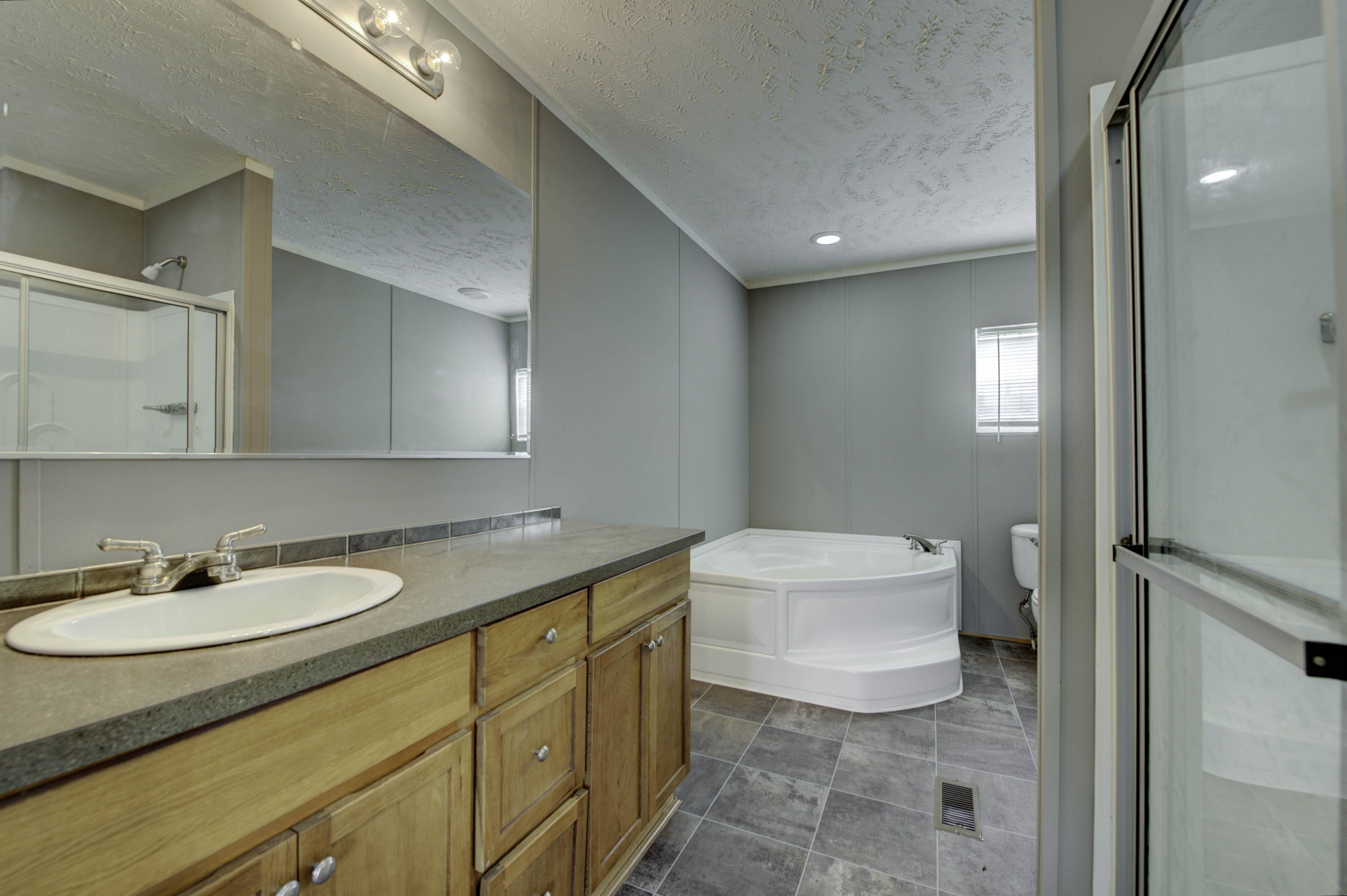 2506 Smith Road Philadelphia, TN 37846 - Photo 9 of 19 9