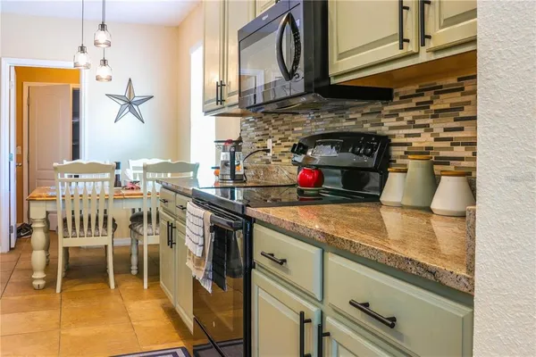 $1,950 | 2211 Anoka Way, Leesburg, FL 34748