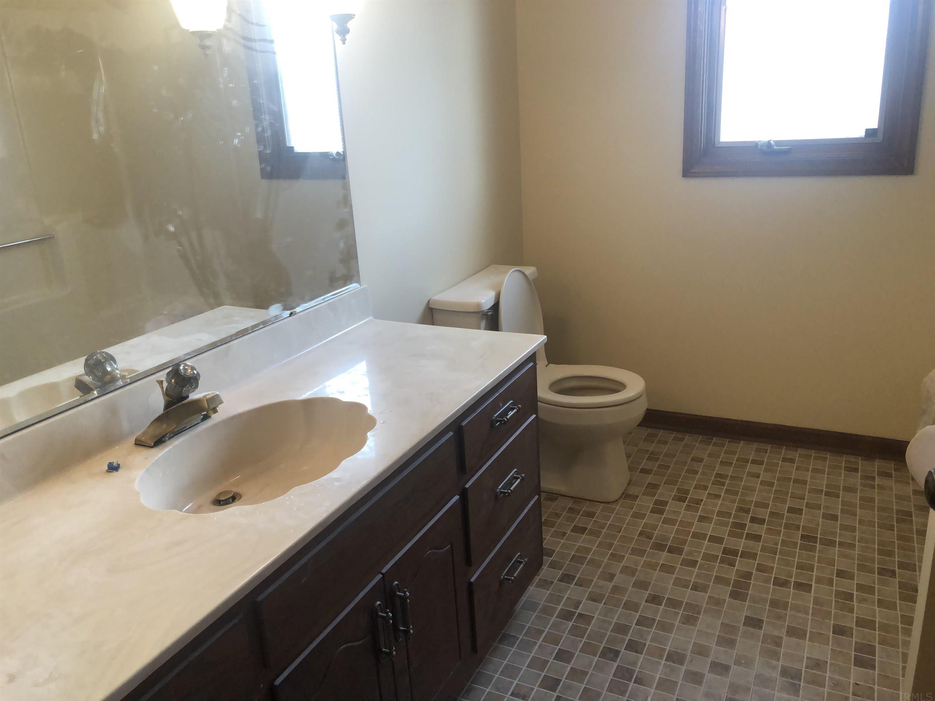 8526 Hawk Spring Hill Fort Wayne, IN 46825 - Photo 4 of 8 Gallery Image 4