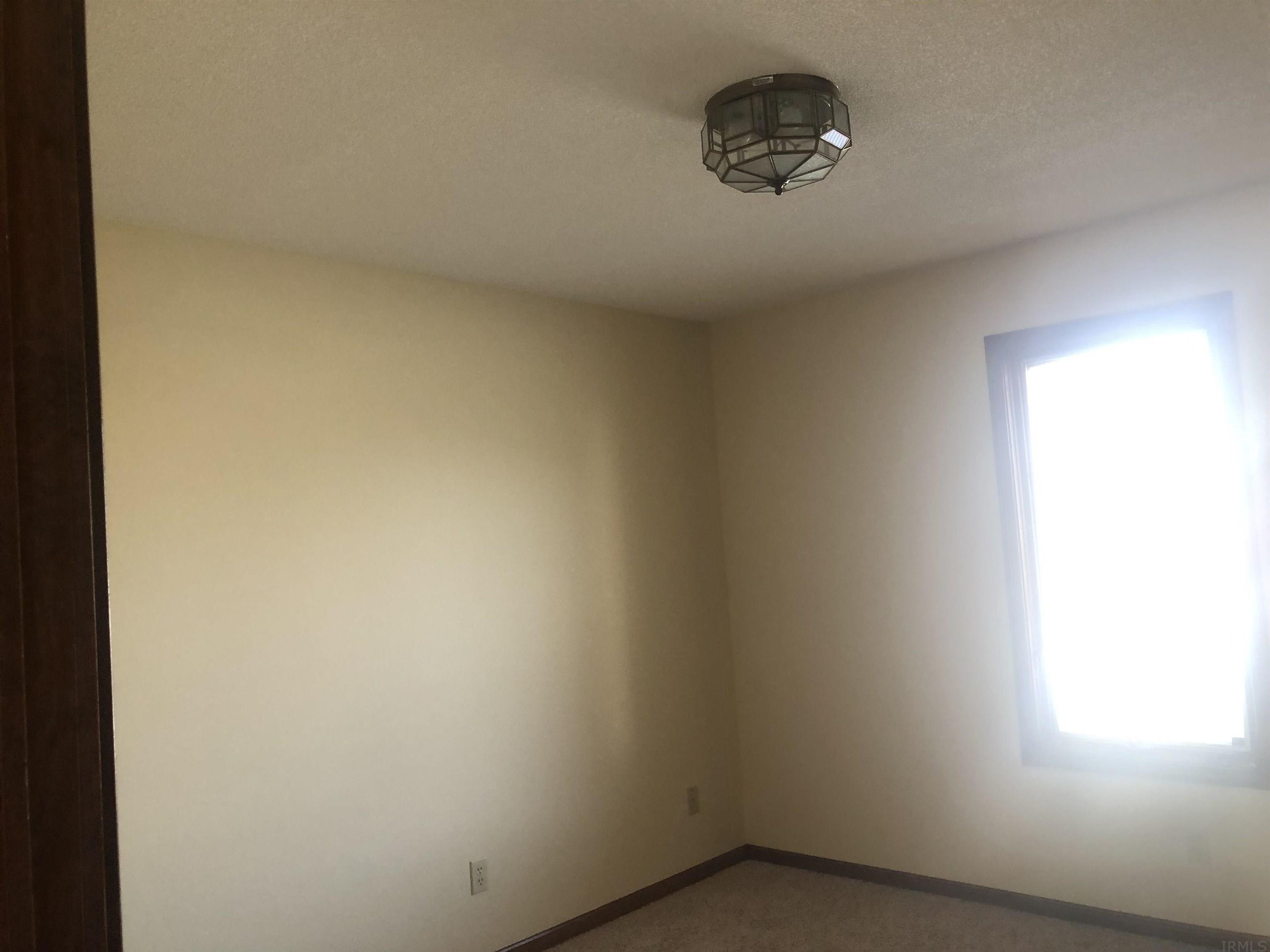 8526 Hawk Spring Hill Fort Wayne, IN 46825 - Photo 6 of 8 Gallery Image 6