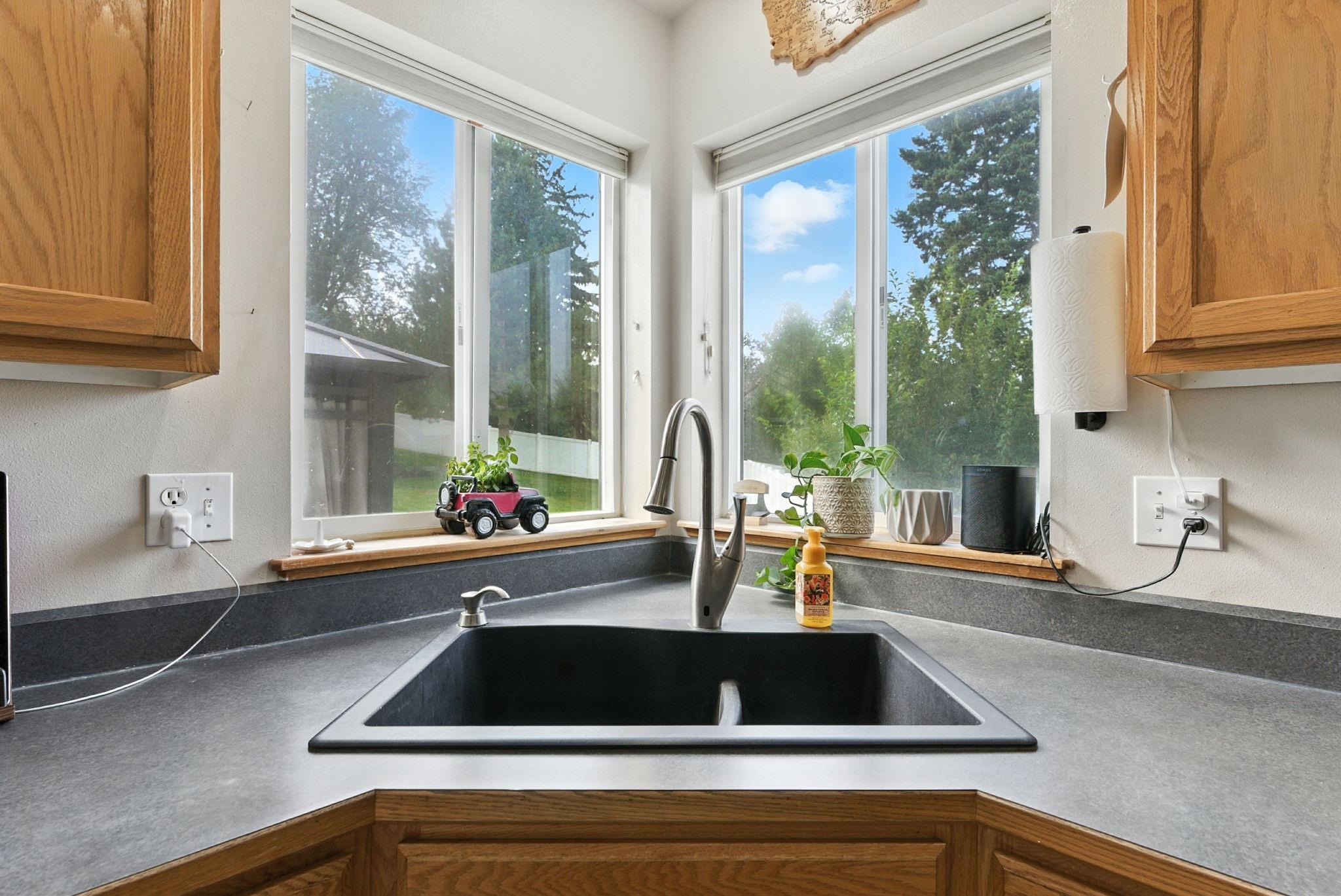 1124 South Moen Road Greenacres, WA 99016 - Photo 9 of 41