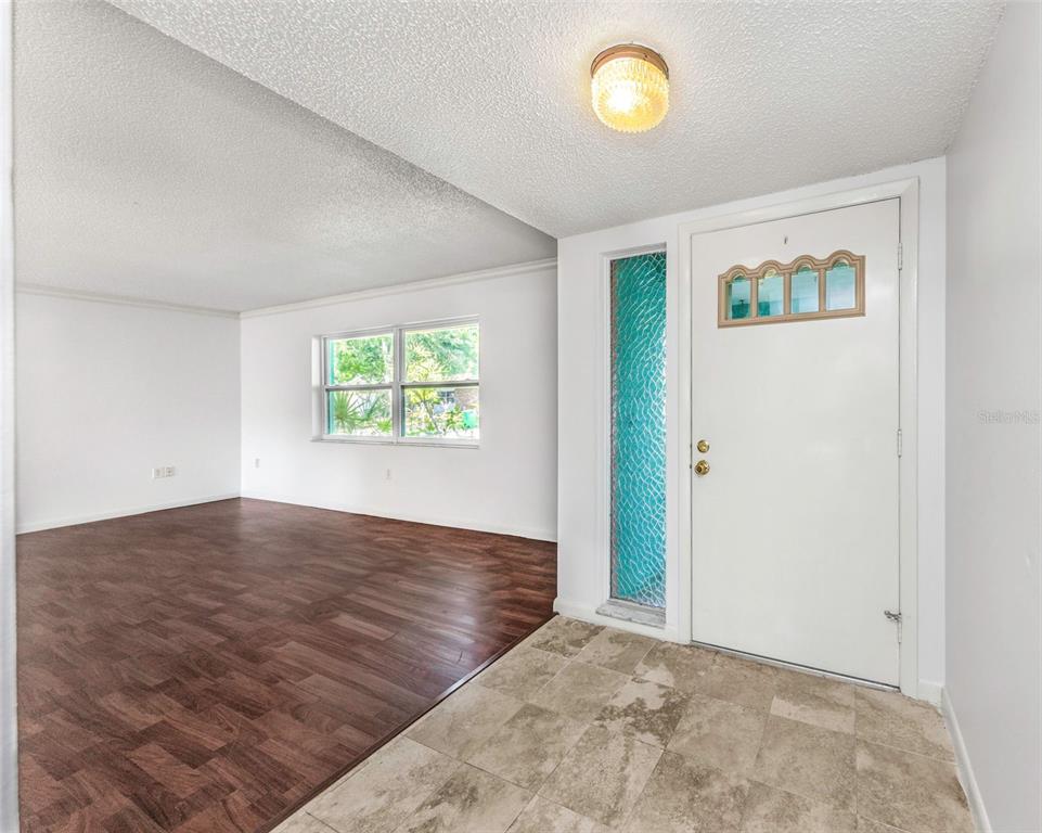 2913 Fairfield Court Dunedin, FL 34698 - Photo 2 of 47