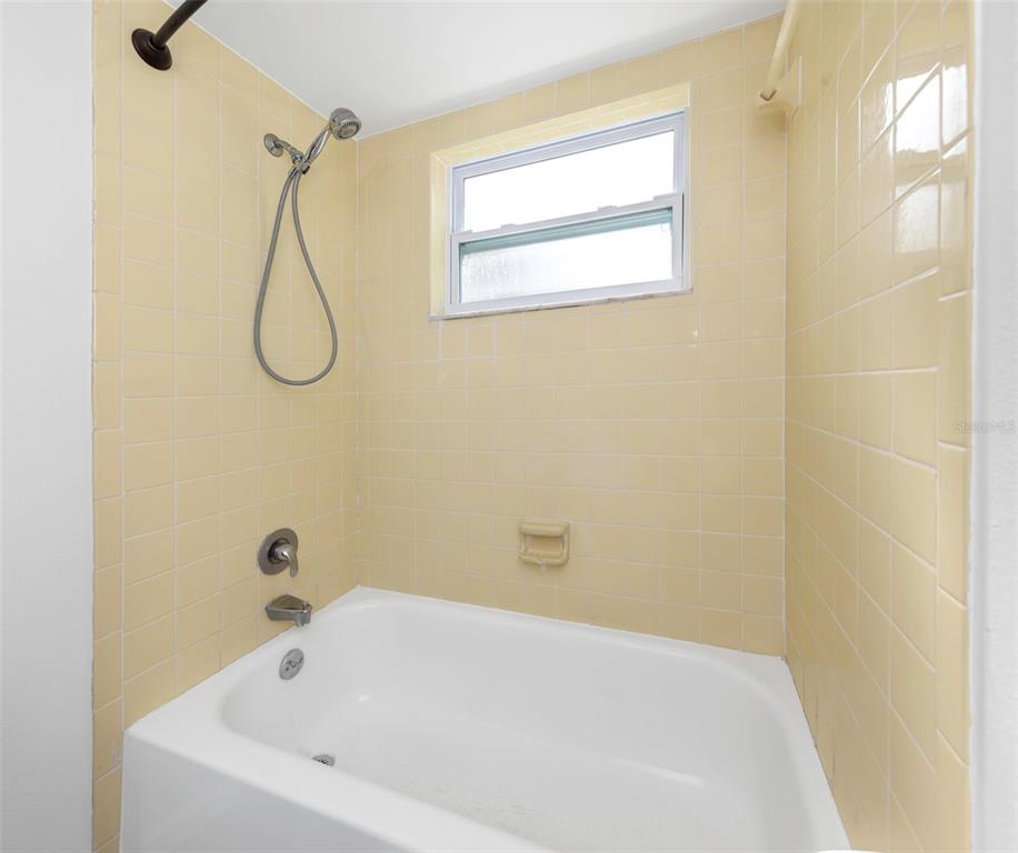 2913 Fairfield Court Dunedin, FL 34698 - Photo 24 of 47