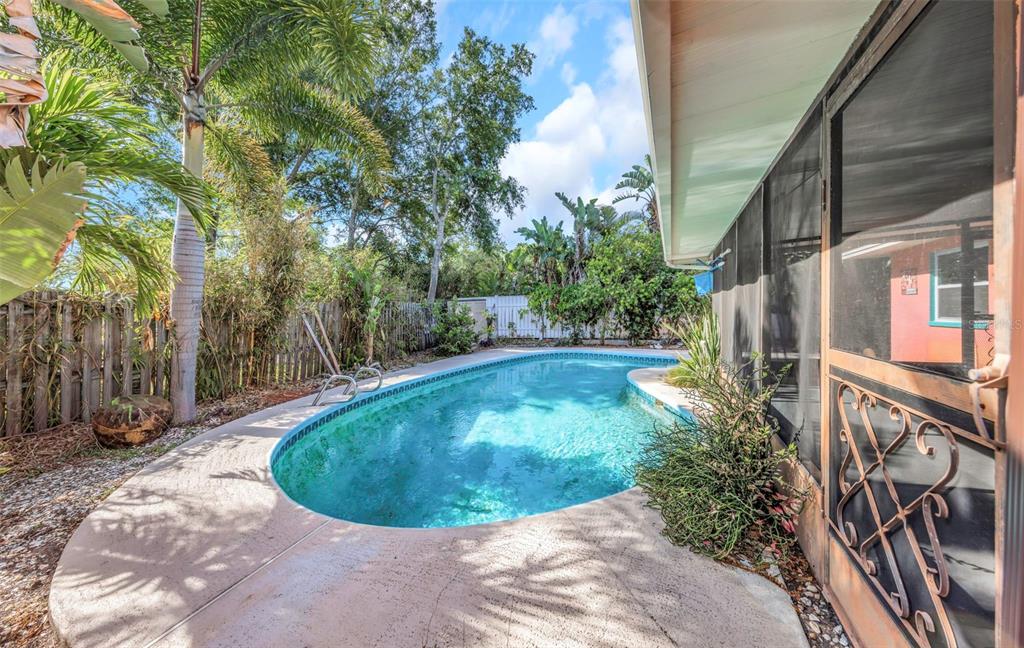 2913 Fairfield Court Dunedin, FL 34698 - Photo 32 of 47