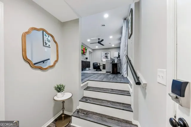 a view of entryway and workspace