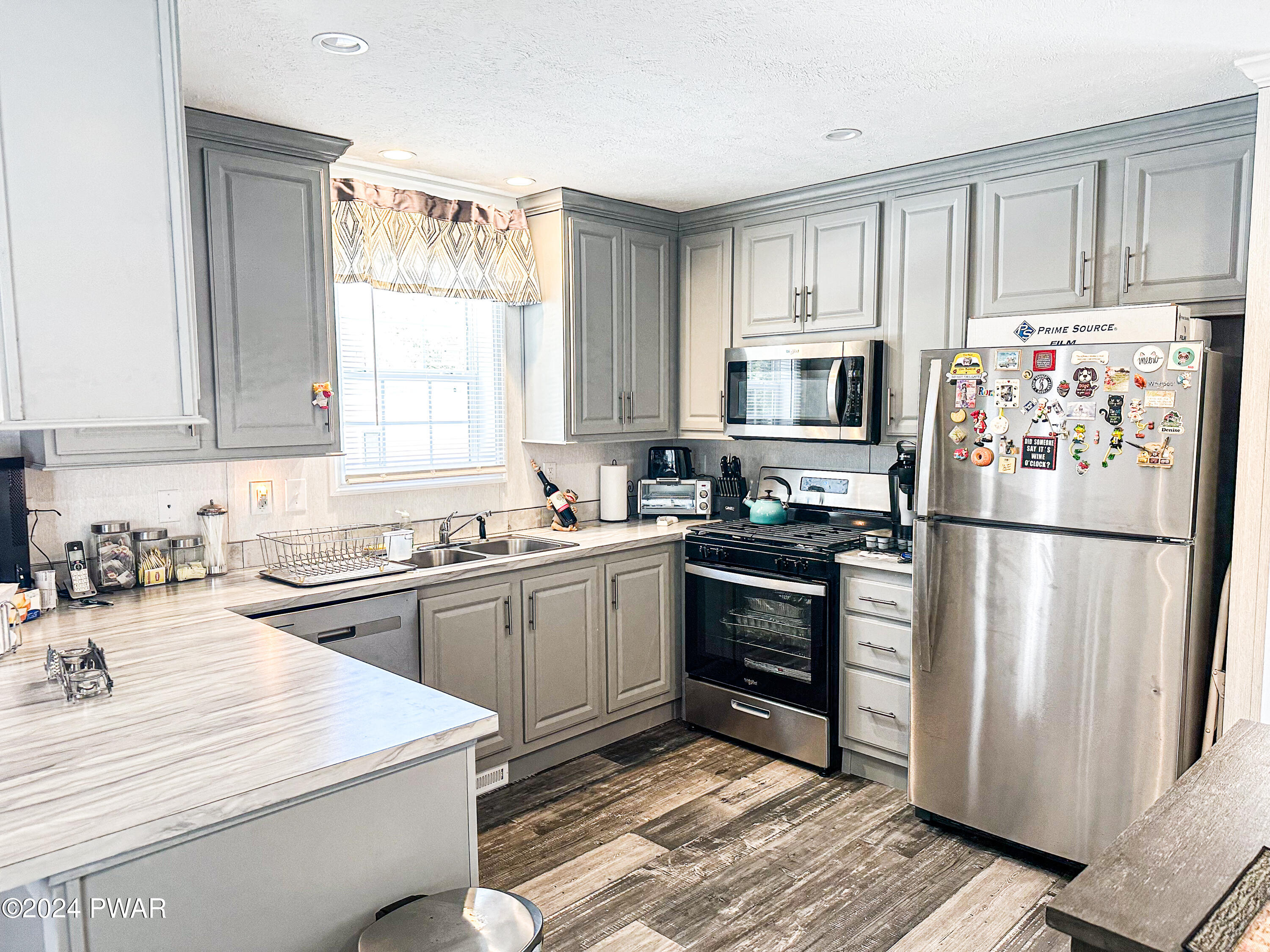 116 Middle Road Greentown, PA 18426 - Photo 4 of 24
