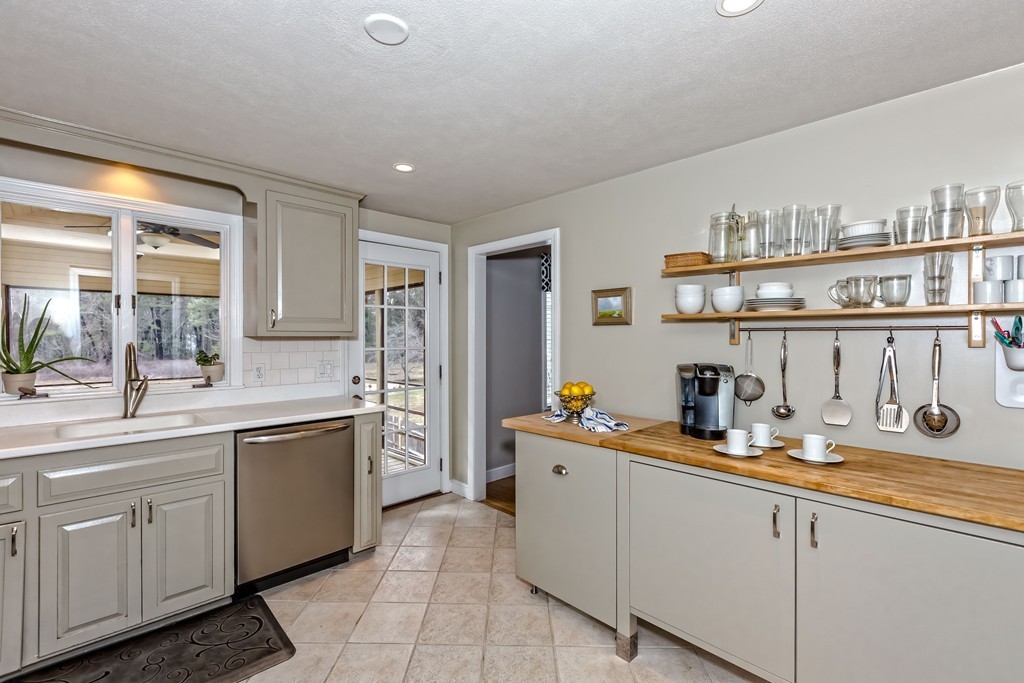 14 Ward Road Sudbury, MA 01776 - Photo 2 of 20