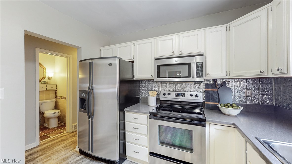 3918 Tyndall Road Cleveland, OH 44118 - Photo 9 of 33 Gallery Image 9
