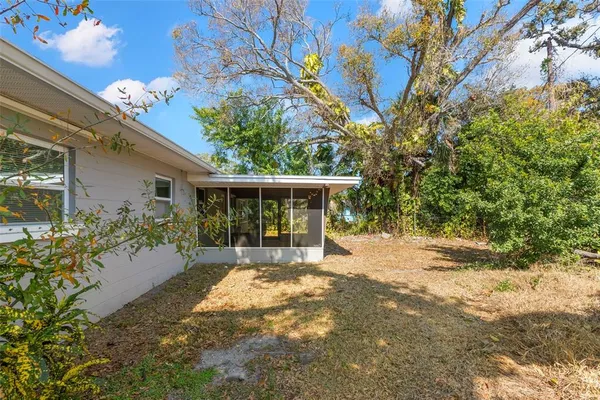 $2,800 | 5590 Highland Street South, St. Petersburg, FL 33705