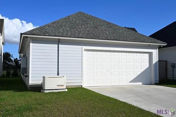 $390,000 | 462 Sweet Grass Loop, Thibodaux, LA 70301