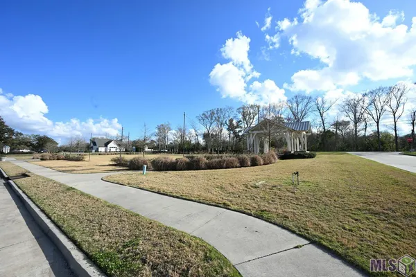 $390,000 | 462 Sweet Grass Loop, Thibodaux, LA 70301